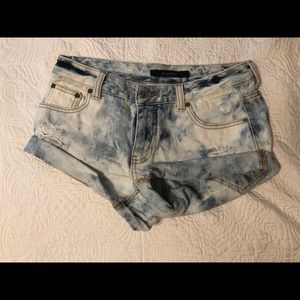 Tye dye billabong shorts